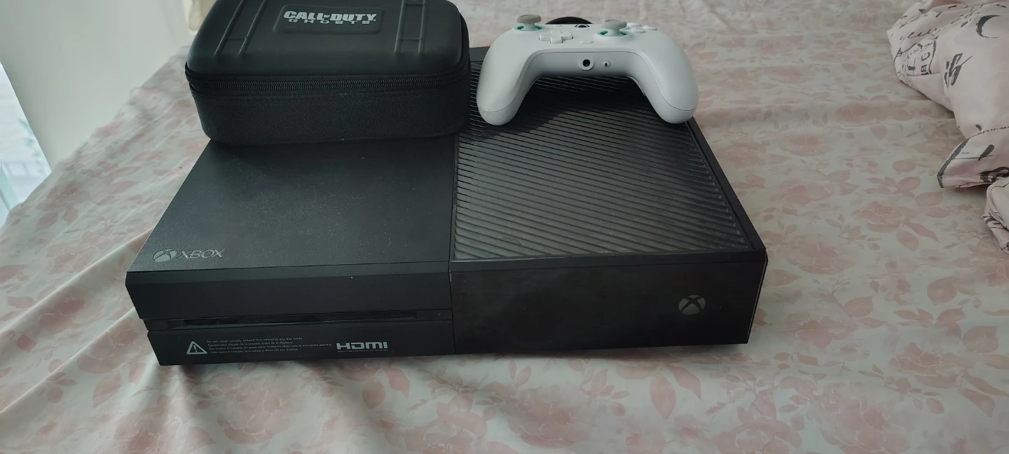 Xbox One Console with Controller and Star Wars Battlefront