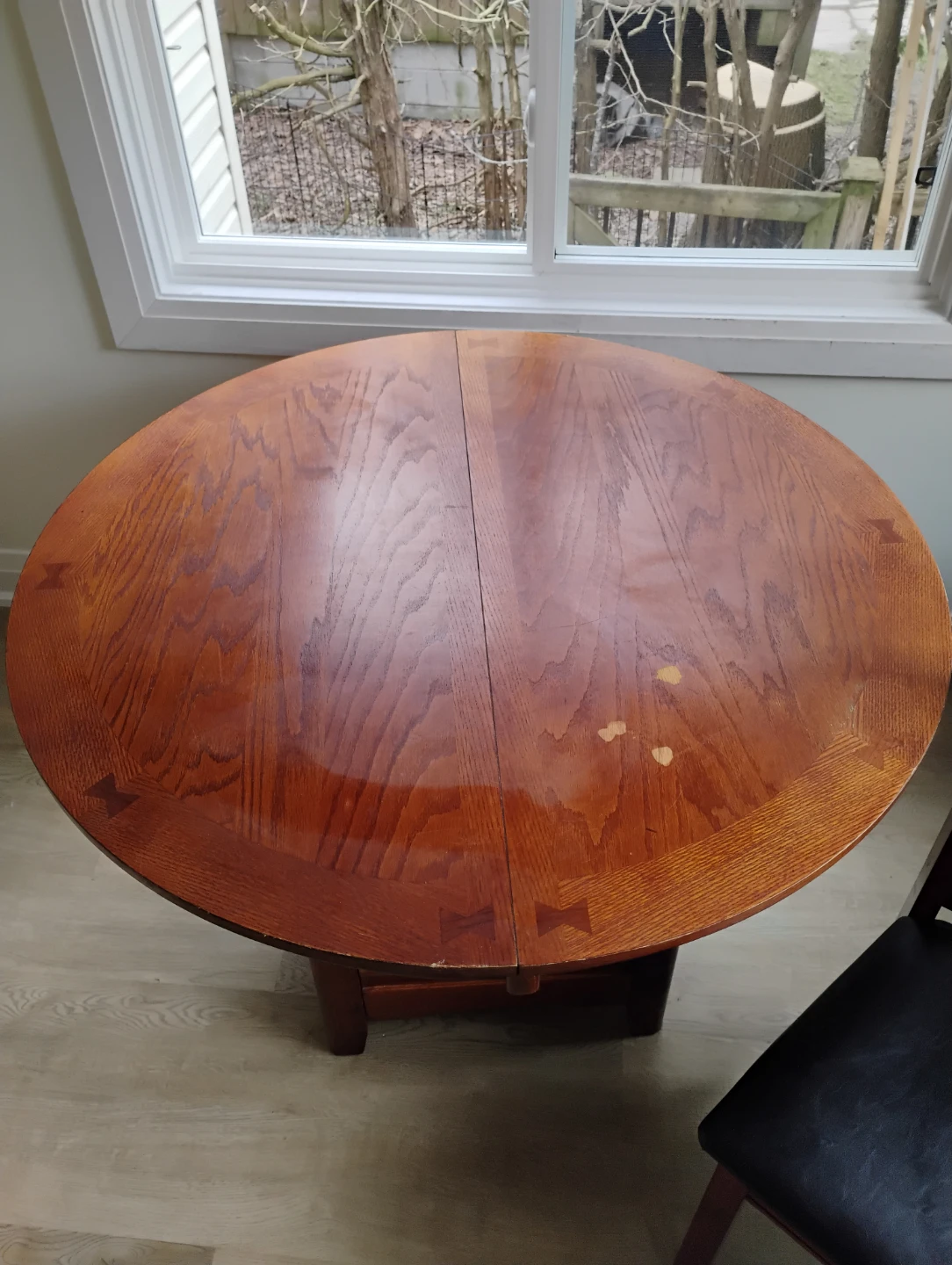 Round Drop Leaf Dining Table with Storage Shelf - photo 4