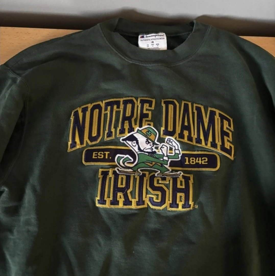 Champion Notre Dame Irish Crewneck Sweatshirt - Size Medium