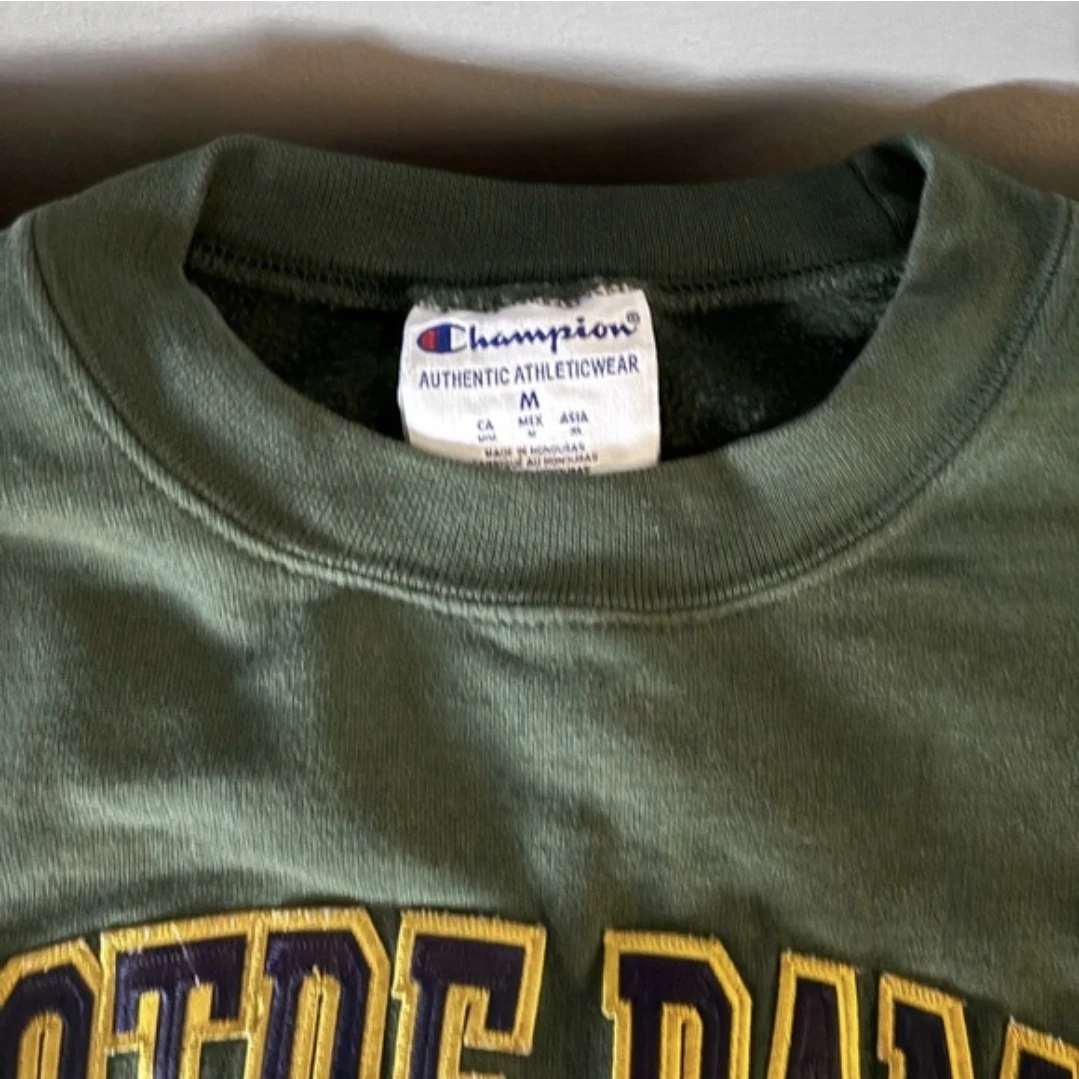 Champion Notre Dame Irish Crewneck Sweatshirt - Size Medium - photo 4