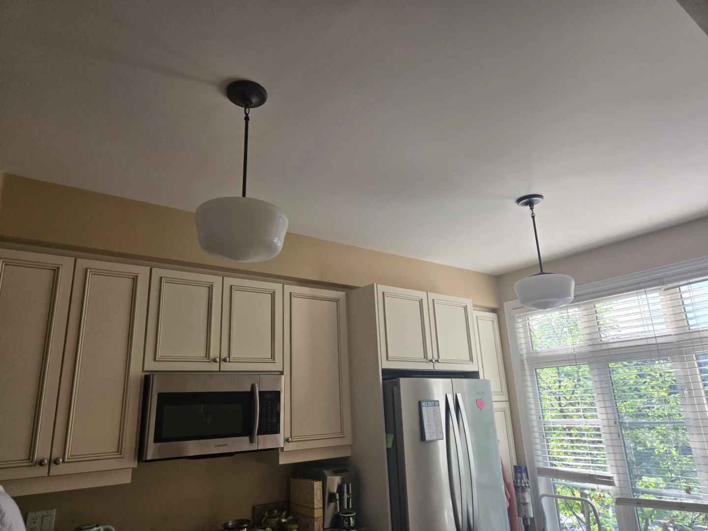 Set of 2 White Pendant Lights - photo 2