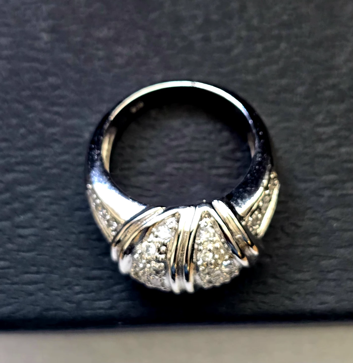 Like new beautiful 925 Silver ring with CZ stones sale - photo 4