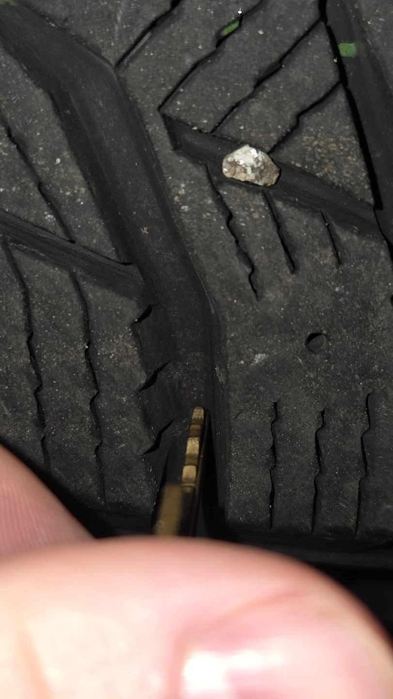 14" Winter Tires on rims (less than 8000km on them) - photo 5