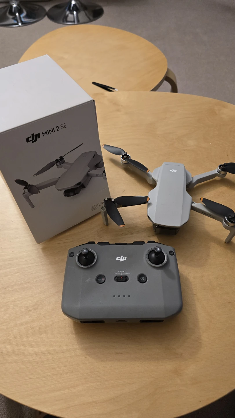 DJI Mini 2 SE Drone with Controller
