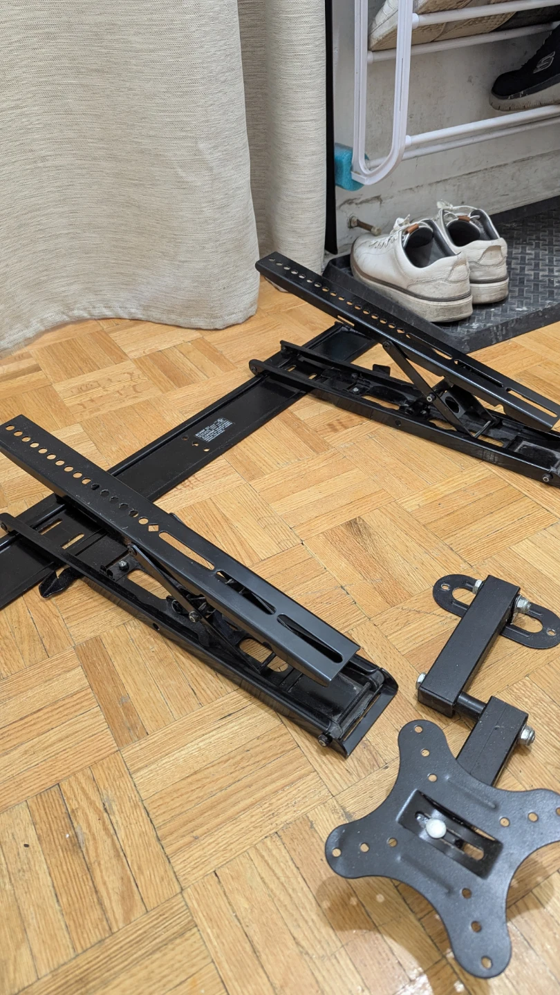 Sold as is TV Wall Mount WITHOUT SCREWS/INSTALLATION KIT - photo 2