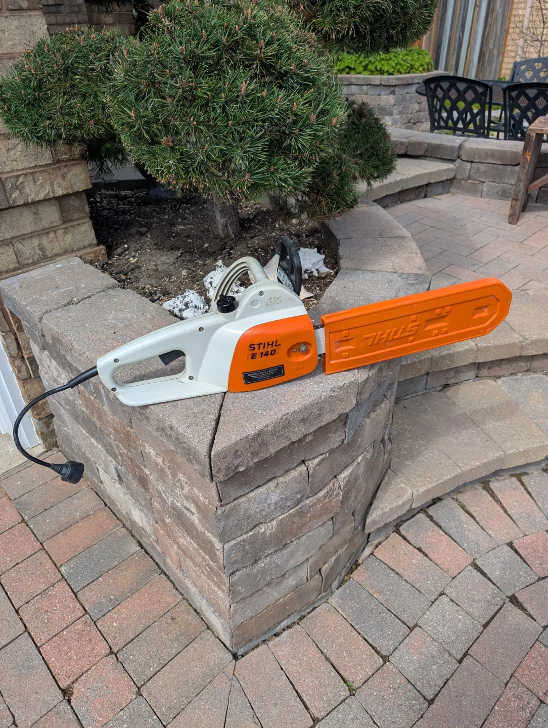 STIHL E140 Electric Chainsaw - 16"