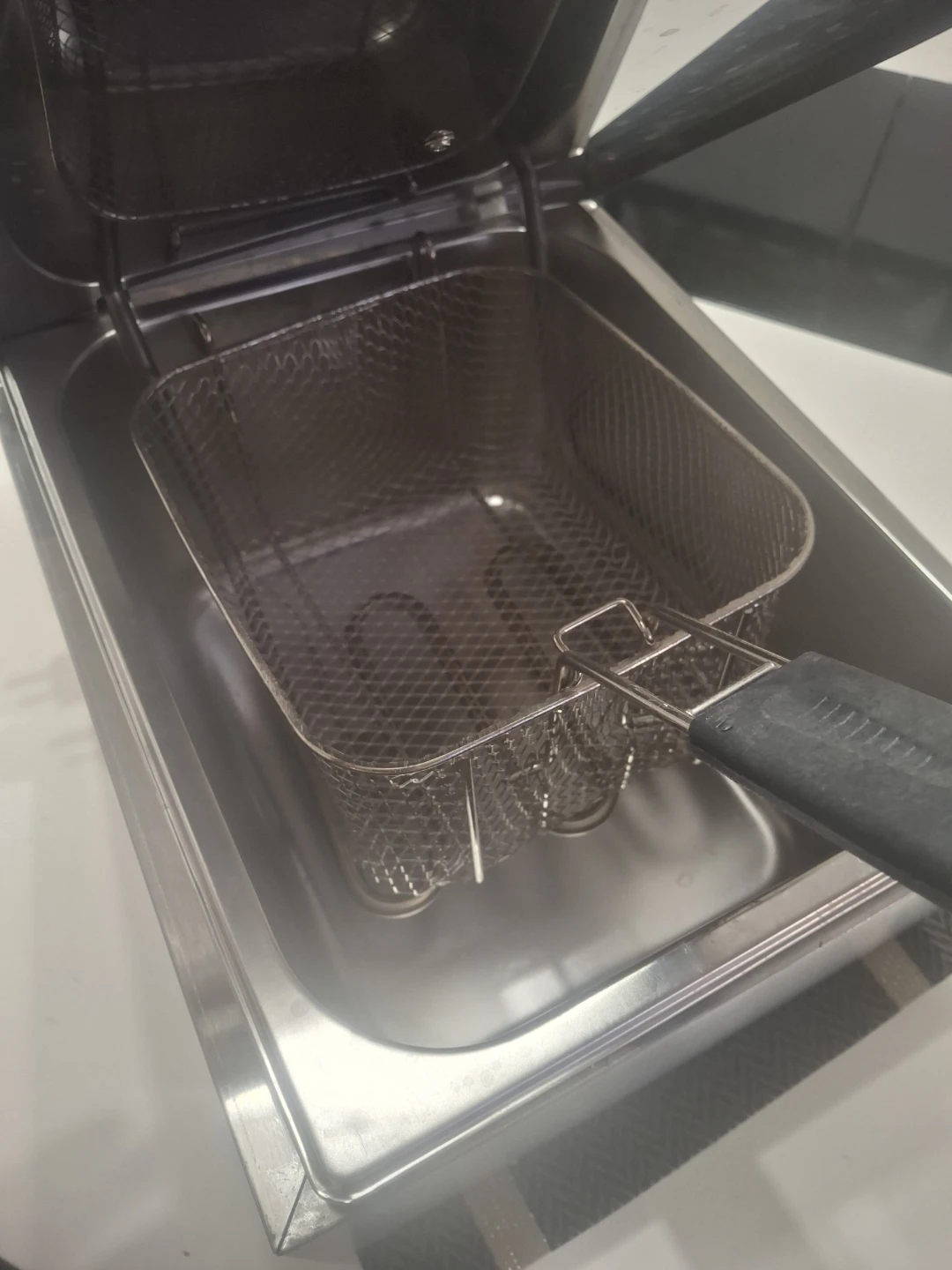 Stainless Steel Deep Fryer with Basket - photo 5