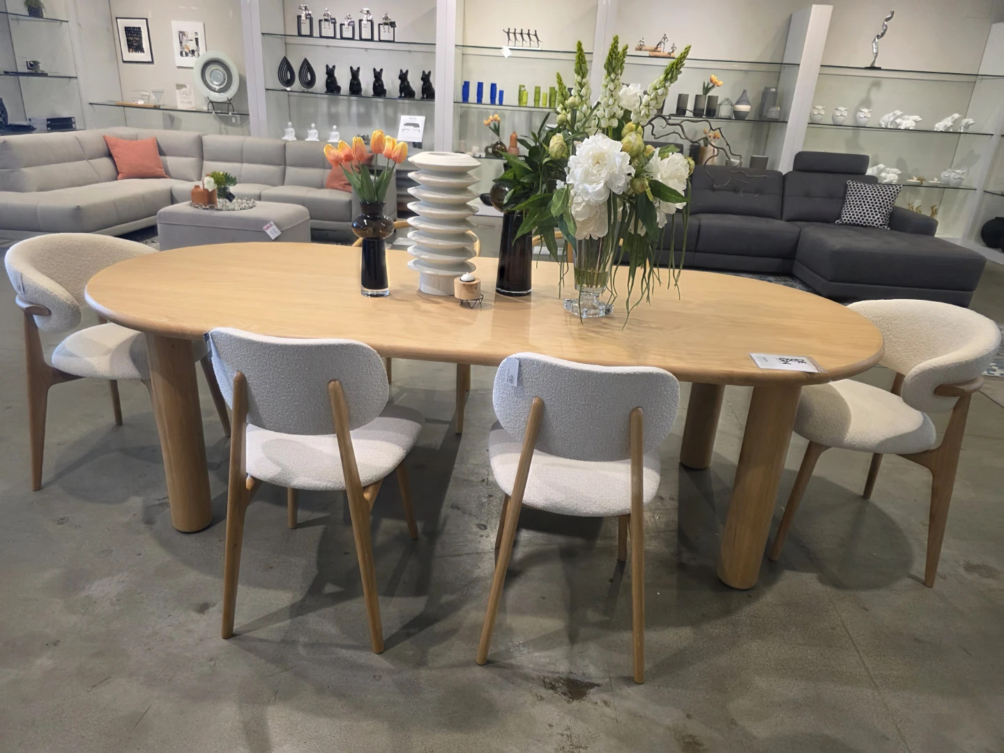Wooden Oval Dining Table with 4 Bouclé Chairs
