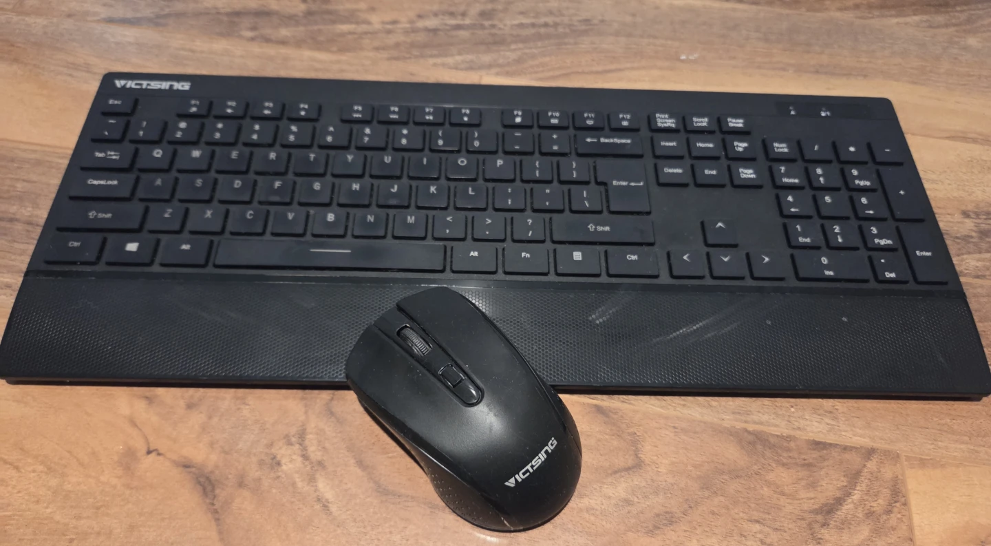 VICTSING Wireless Keyboard and Mouse Combo
