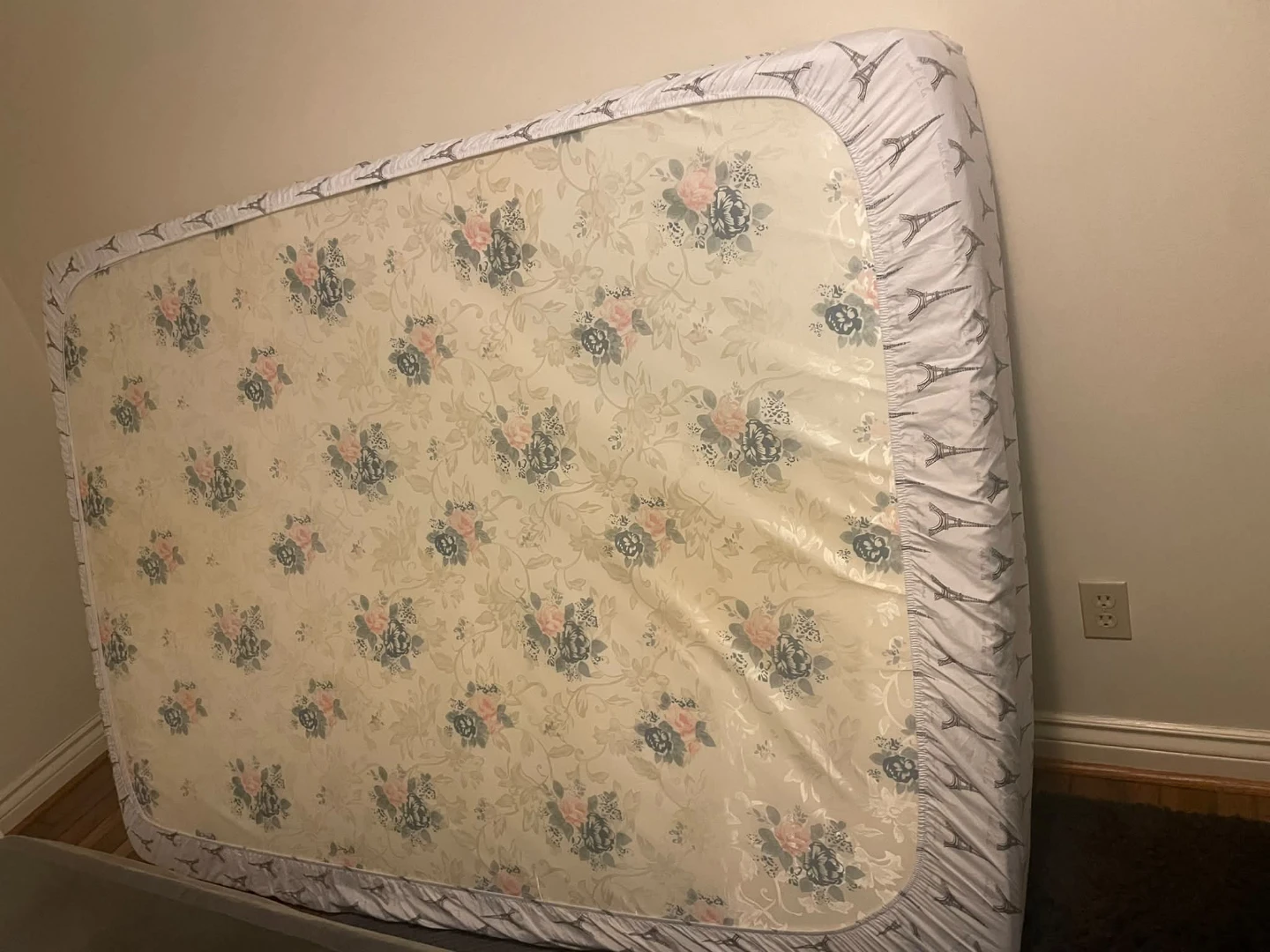 Double Mattress with Base and Metal Frame - photo 2