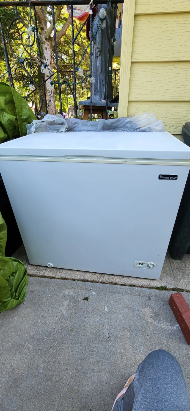 Magic Chef Chest Freezer - photo 4