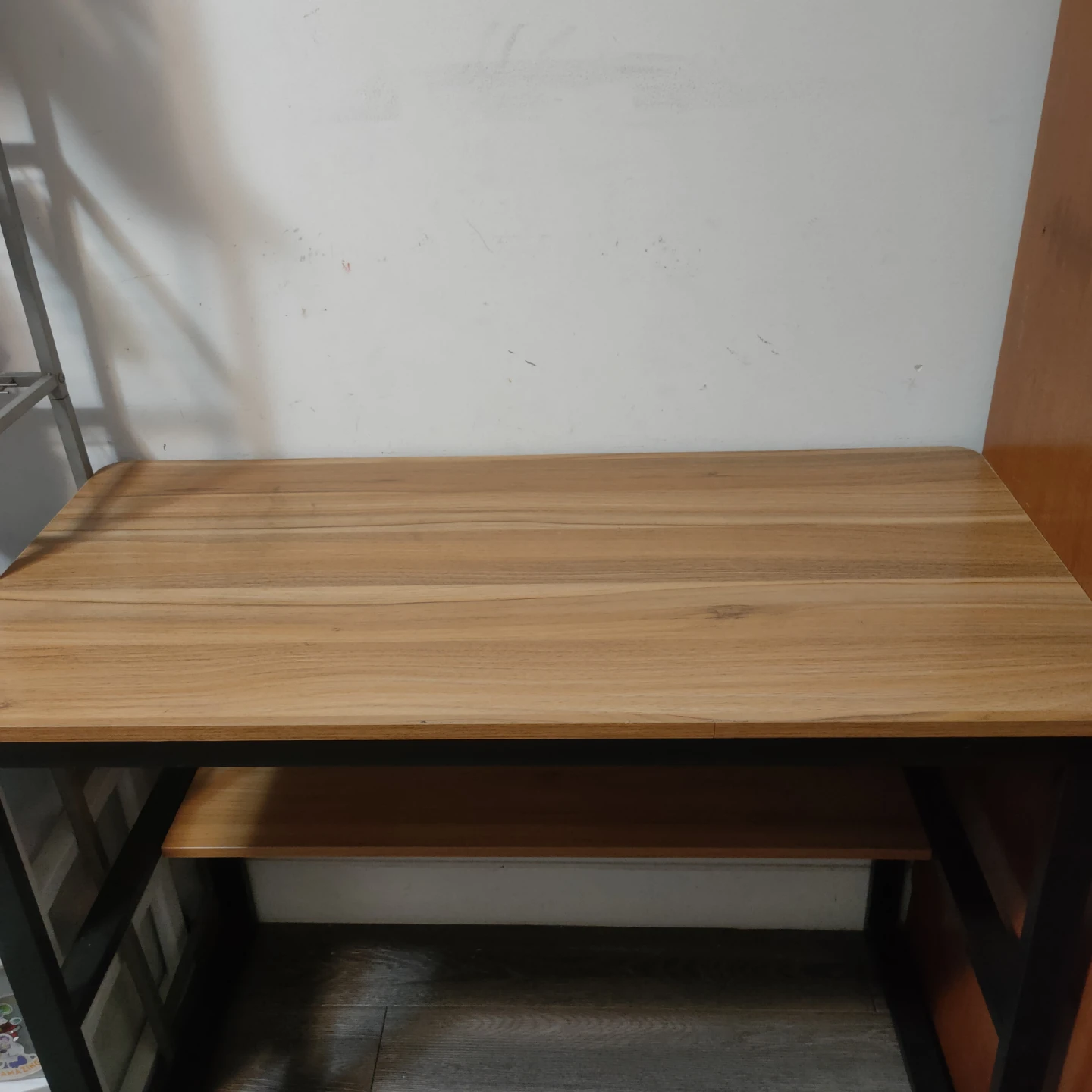 Lightweight simple wooden top desk (Office Table) - photo 2