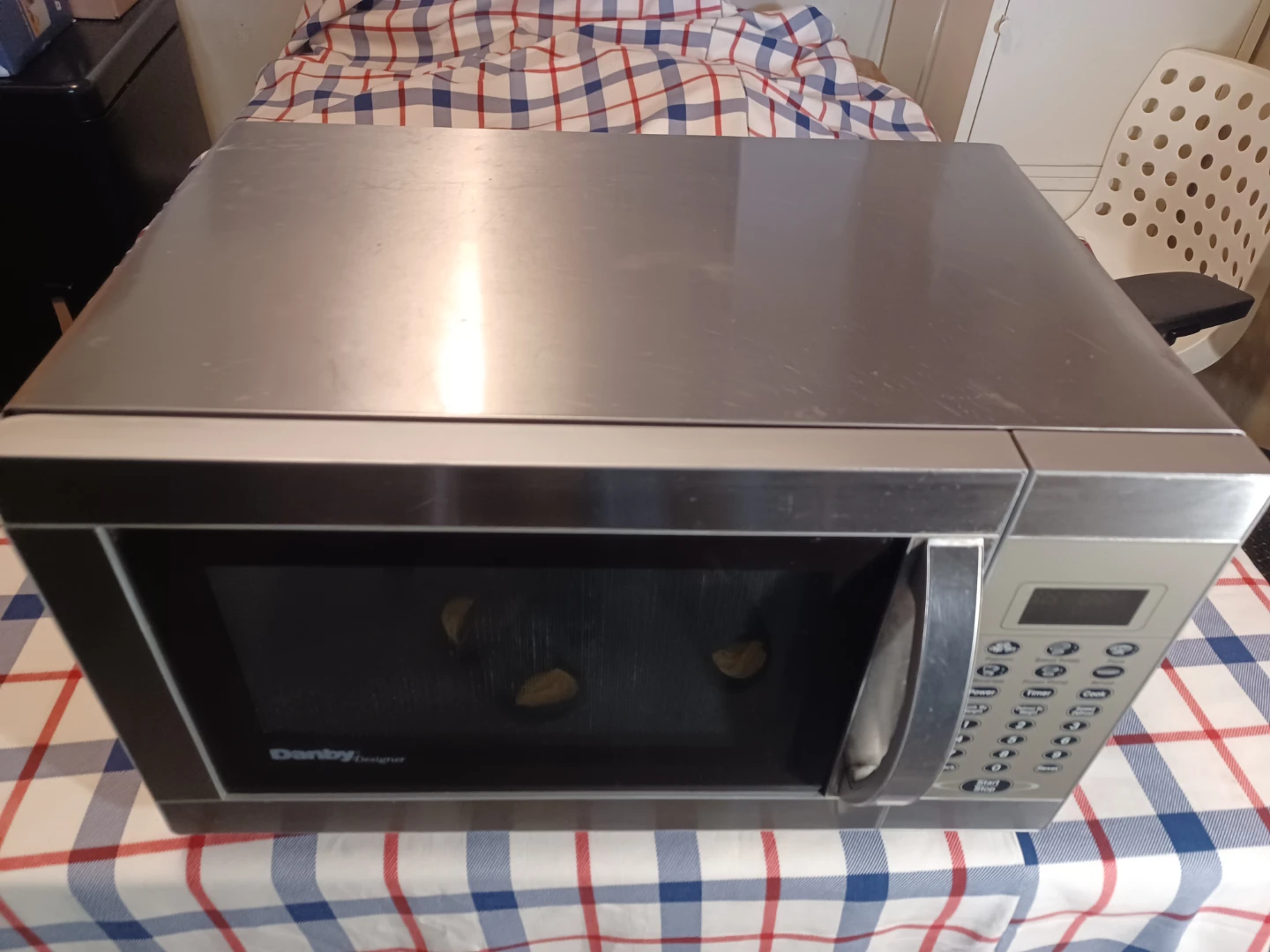 Danby Designer Microwave Oven - photo 3