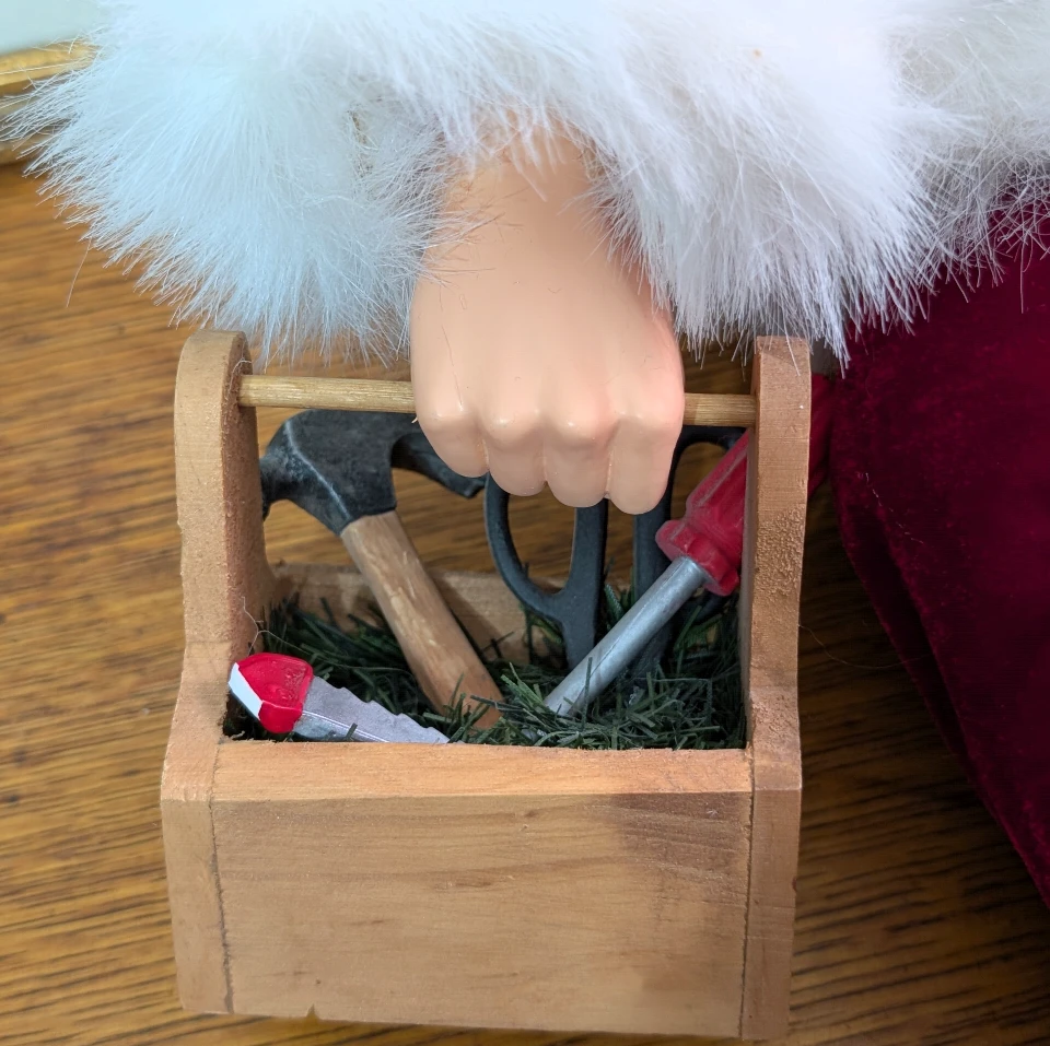 Sitting Mantle Santa Claus Figurine - photo 4