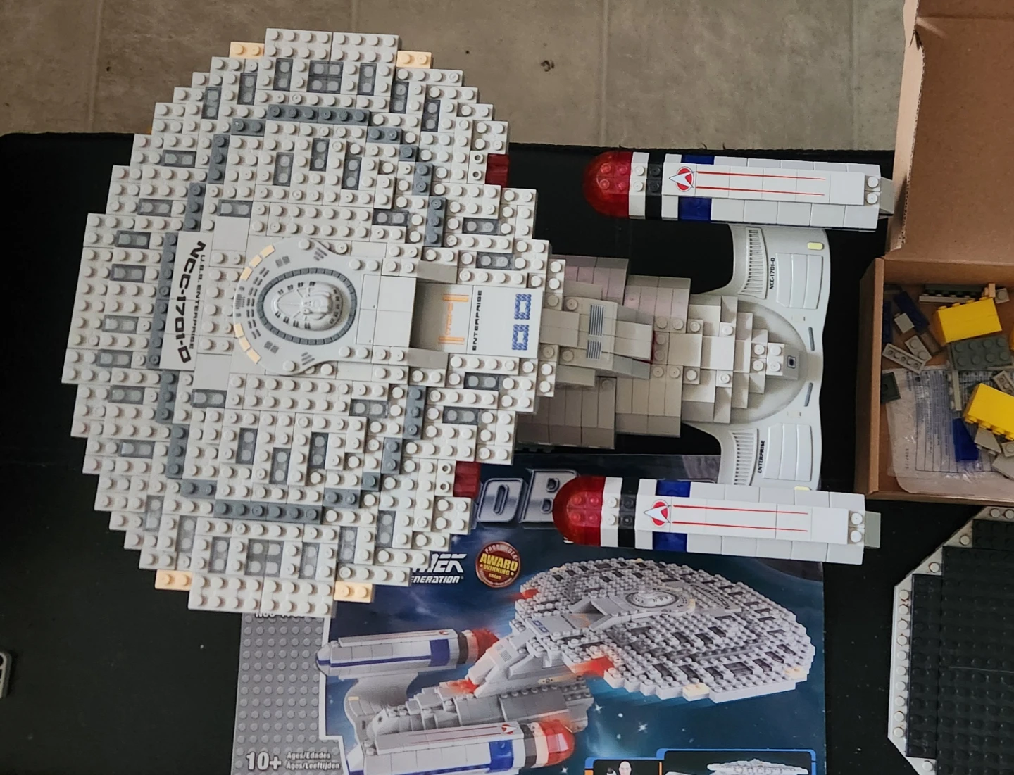 Star Trek TNG Mega Bloks 9777 USS Enterprise Pro Bldrs Showcase - photo 3