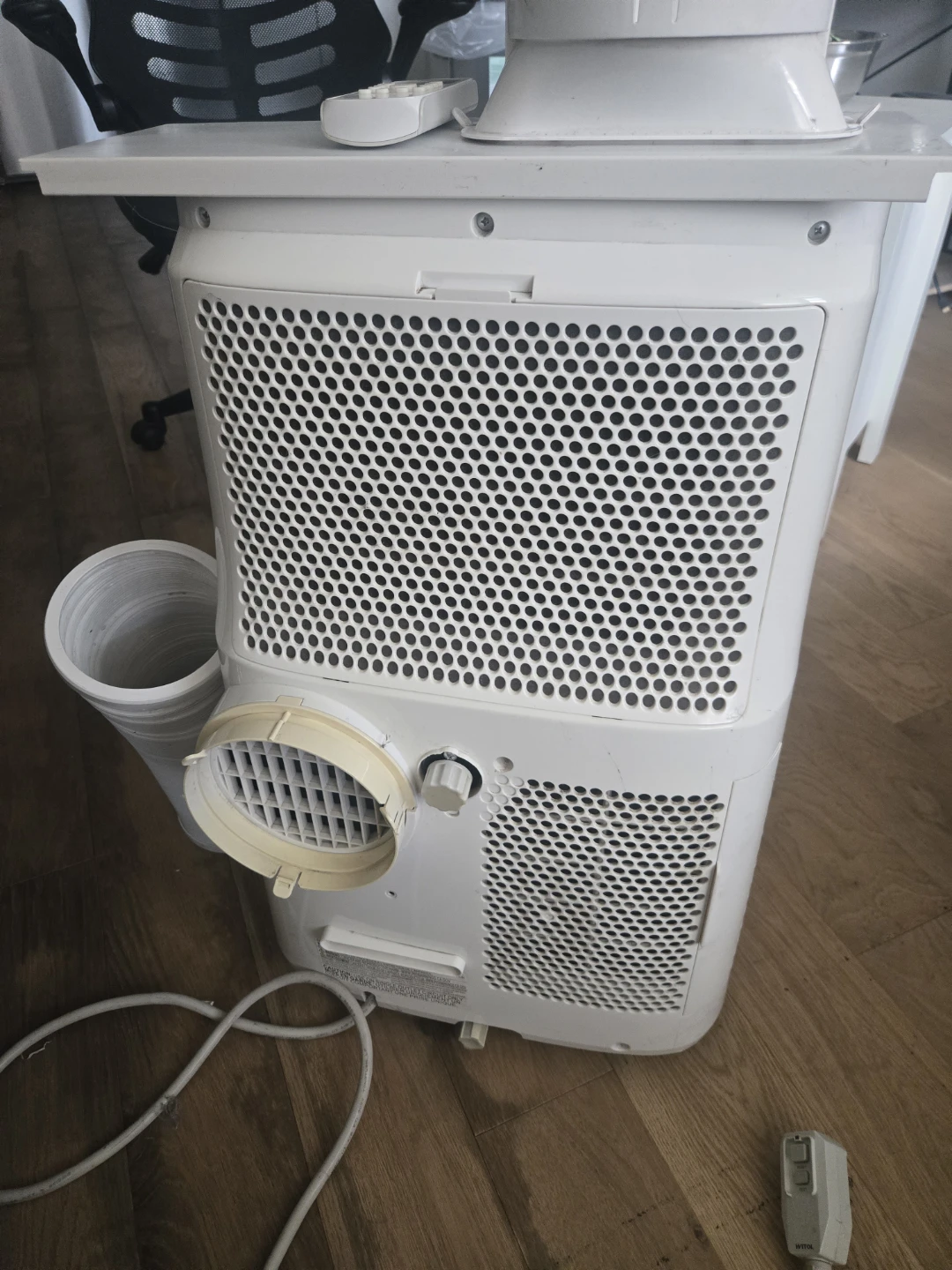 Toshiba Portable Air Conditioner with Remote - photo 2
