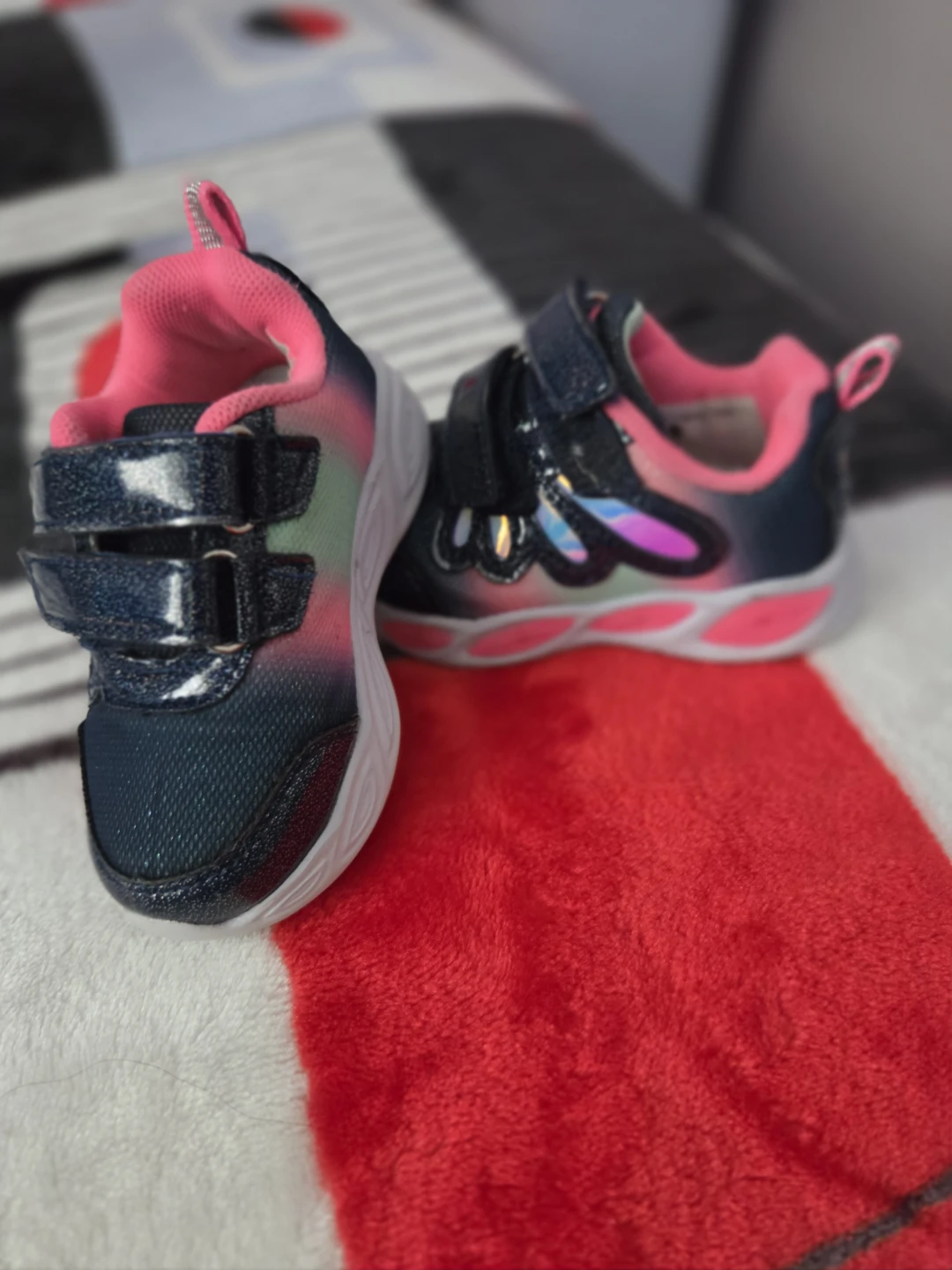 Girls' Light-Up Sneakers