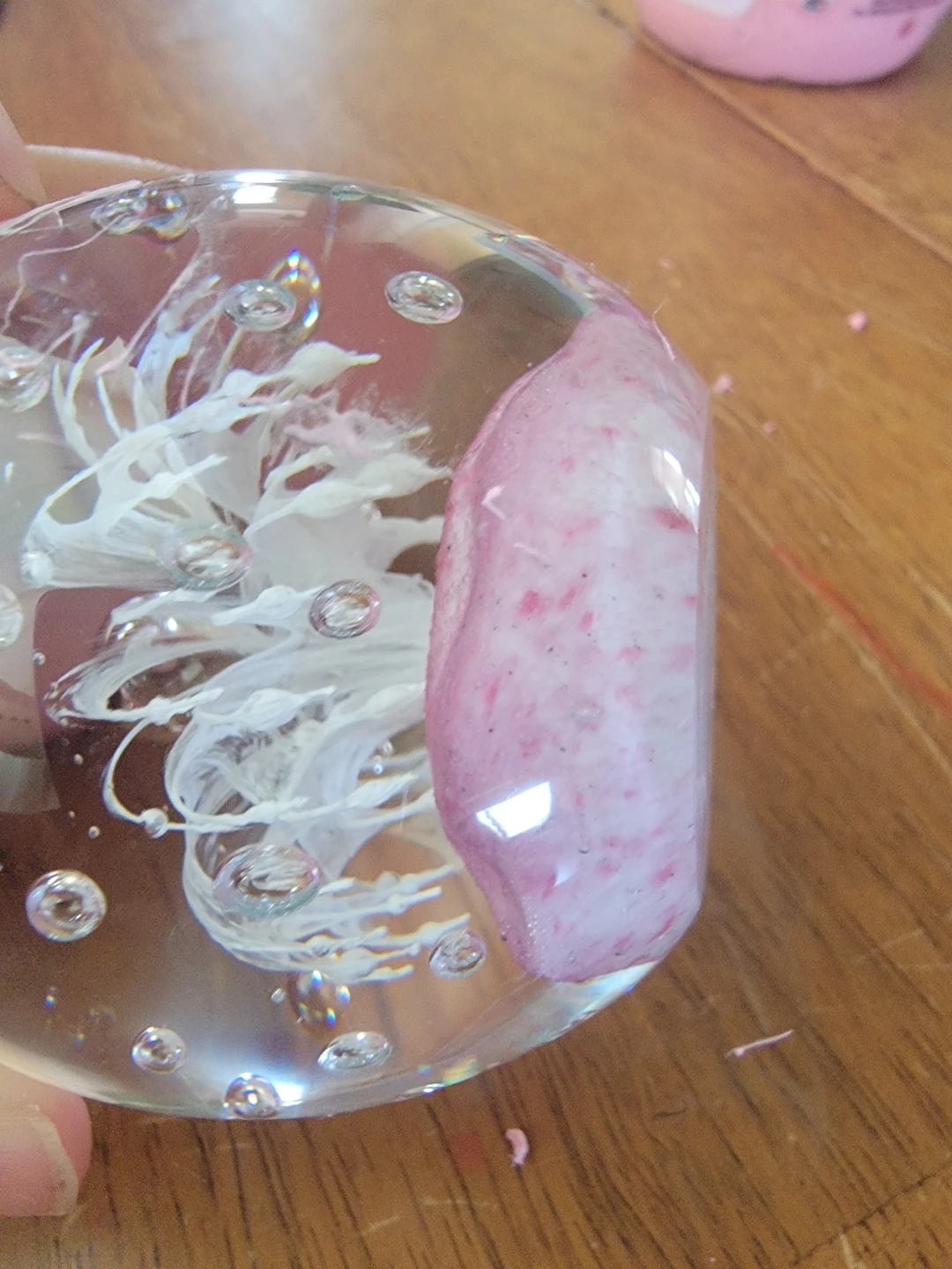 Glass ball with pink and white swirls - photo 2