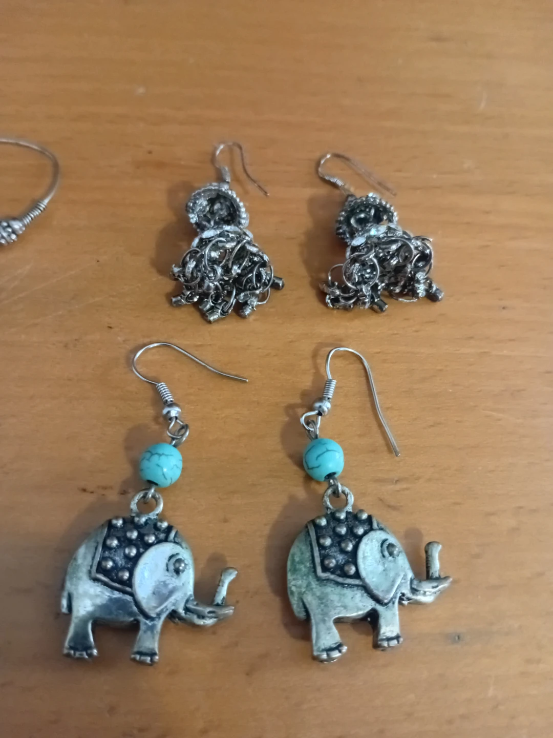 Set of 4 pairs of earrings - photo 2