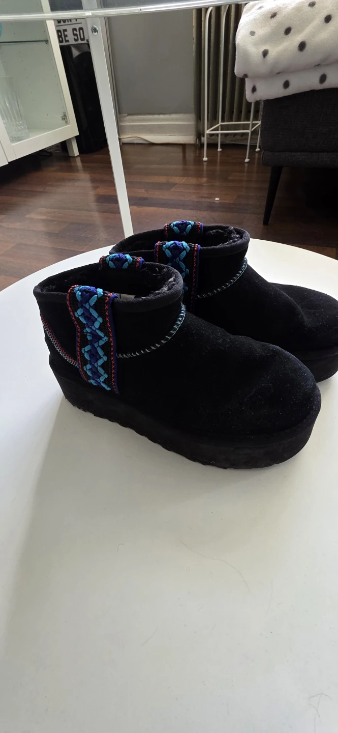 Ugg Black Suede Platform Boots with Embroidered Detail - photo 3