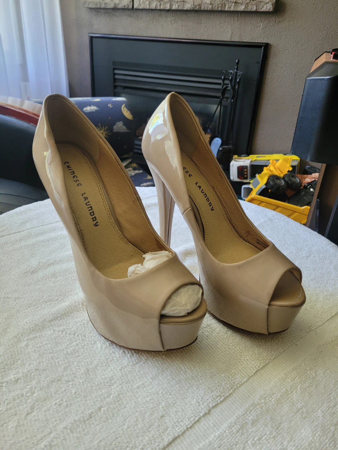 Chinese Laundry Peep-Toe Heels Size 8.5 - photo 2