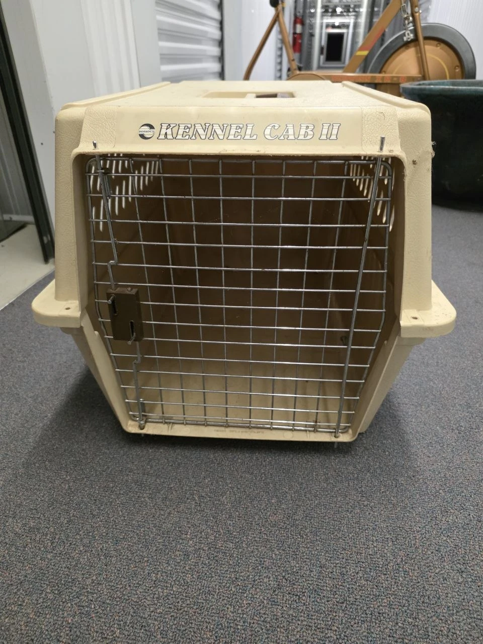 Pet Carrier / Dog - Doskocil Kennel Cab II