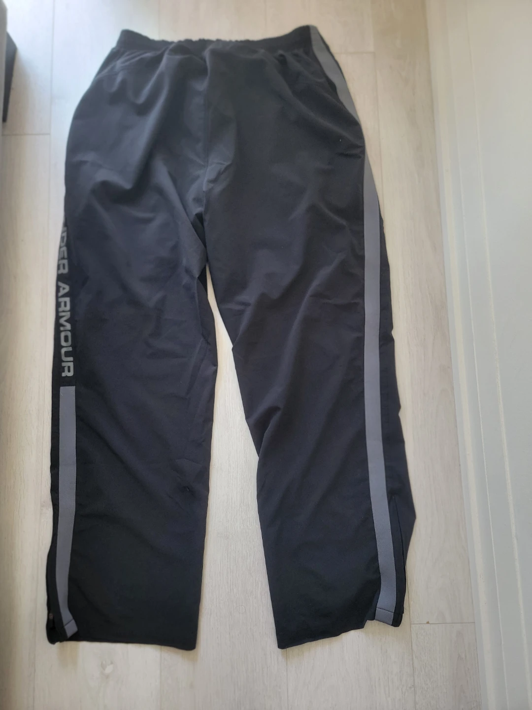 Under Armour Black Track Pants XL - photo 4