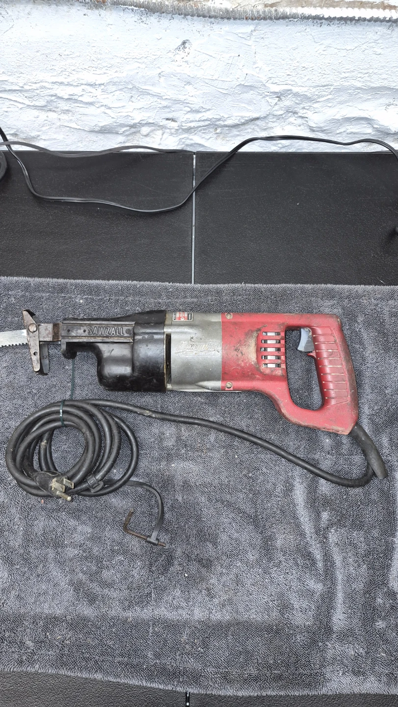 Milwaukee Sawzall Reciprocating Saw - photo 2