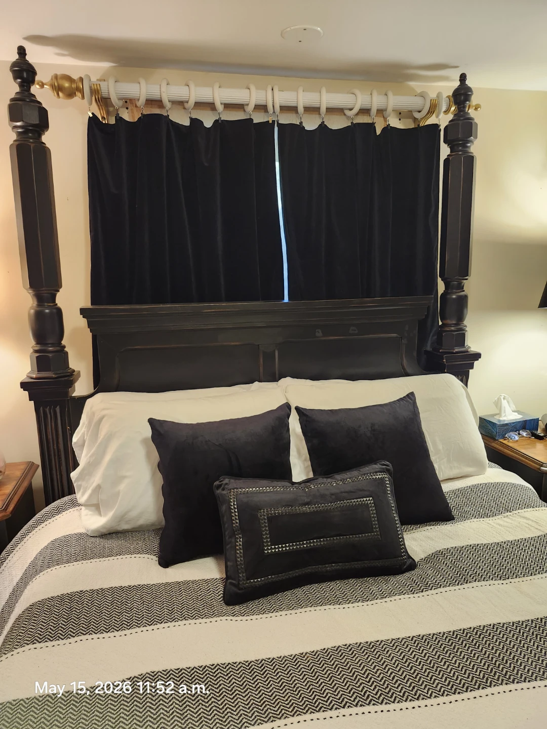 RESTORATION HARDWARE QUEEN SIZE 4 POSTER BED WITH 2 NIGHT TABLES