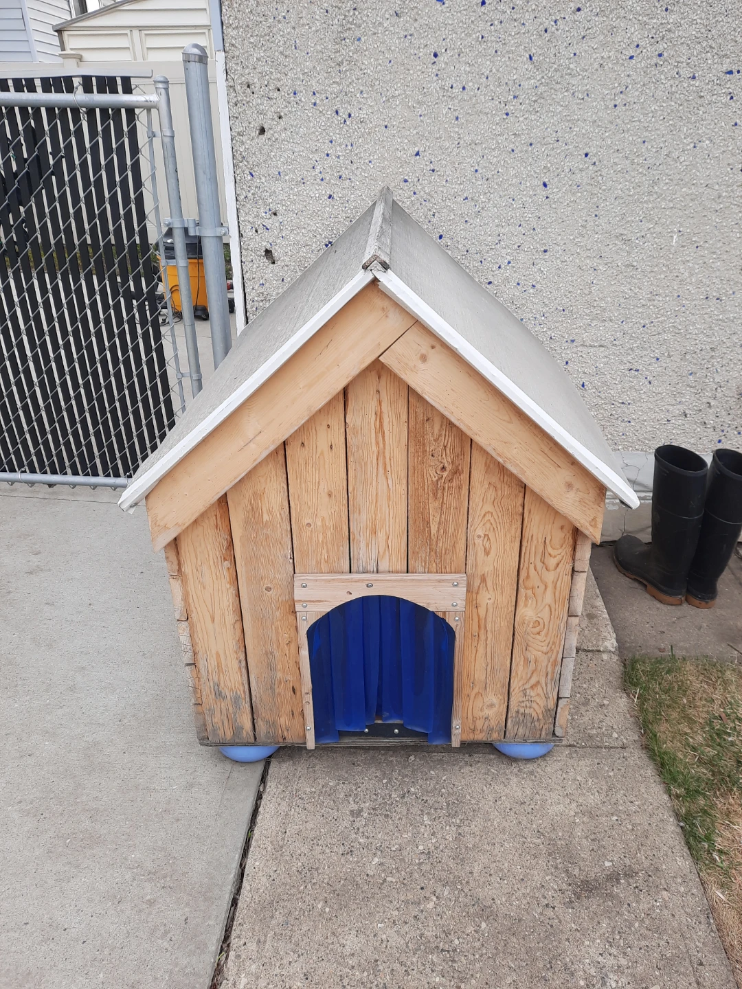 Wooden Dog House (fully  isolated) - photo 5