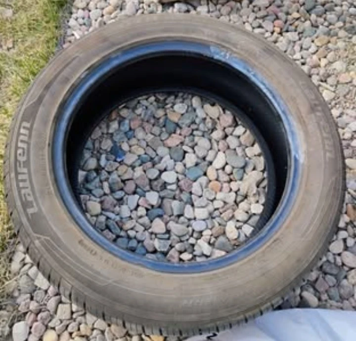 Laufenn 215/55R17 94H Tire