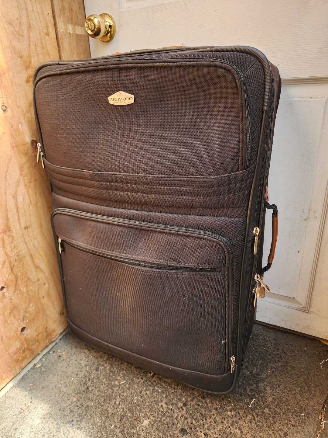 Ricardo Beverly Hills Black Suitcase (big)