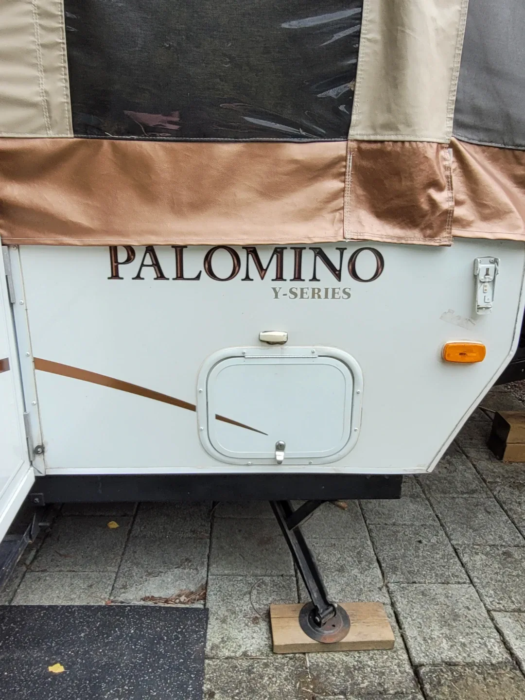 Palomino Y-Series Pop-Up Camper - photo 2