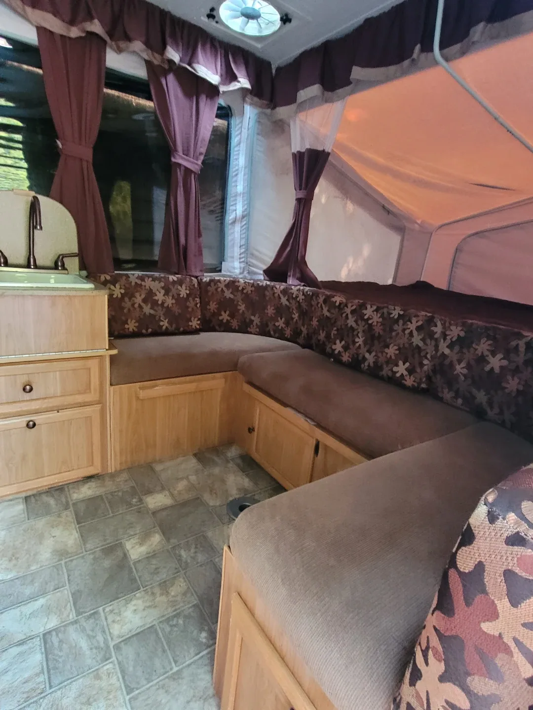 Palomino Y-Series Pop-Up Camper - photo 4