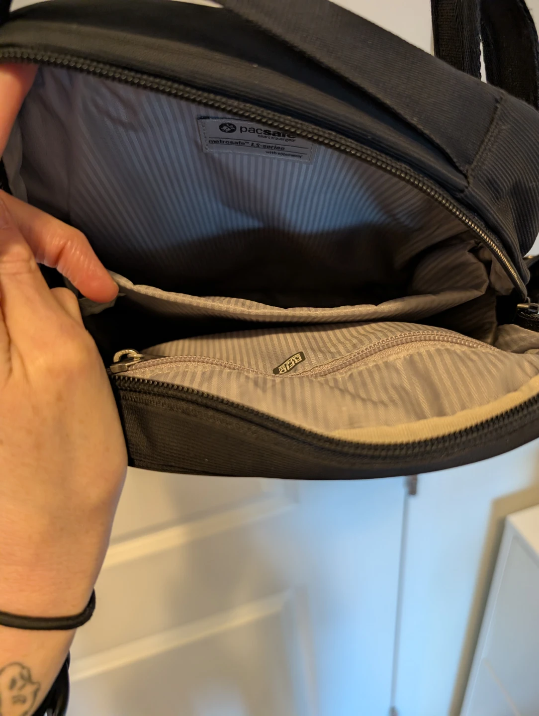 Pacsafe backpack - photo 2