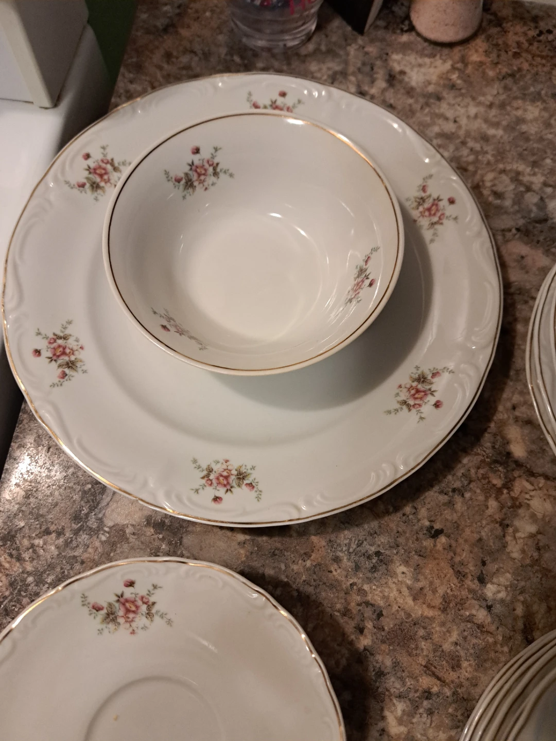 Vintage Floral Dinnerware Set - photo 4