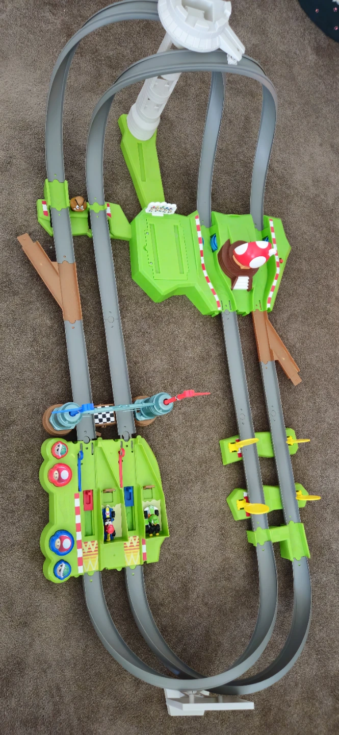 Mario Kart Track Toy Set with Go-Karts - photo 3