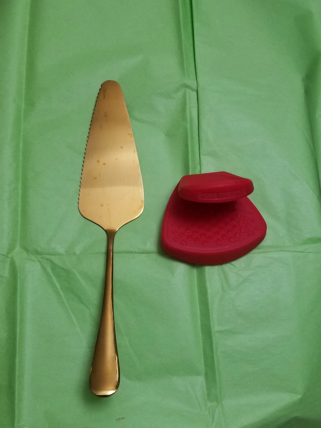 Pie Server & Red Silicone Pot Holder Grip