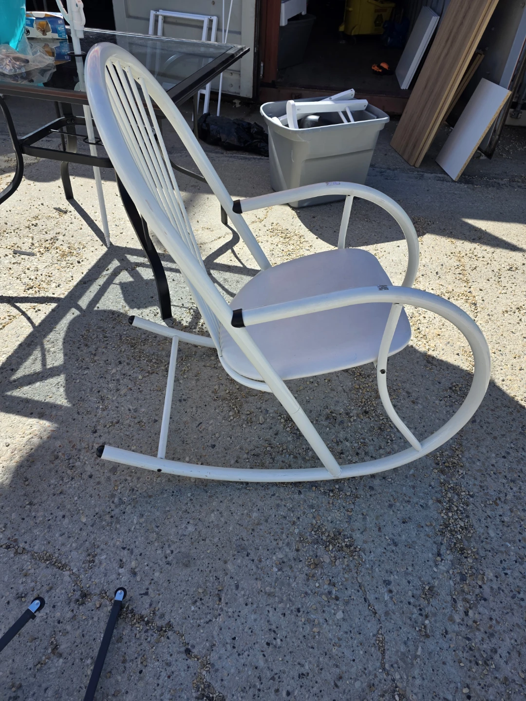 White Metal Rocking Chair - photo 2