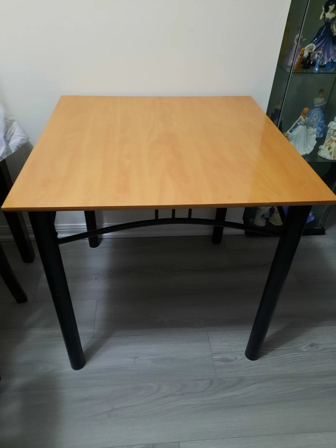Light Wood Dining Table with 4 chairs