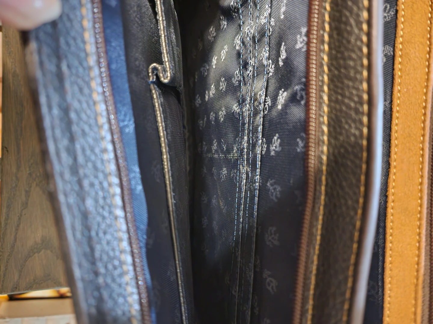 Brook Brothers Bag - photo 3