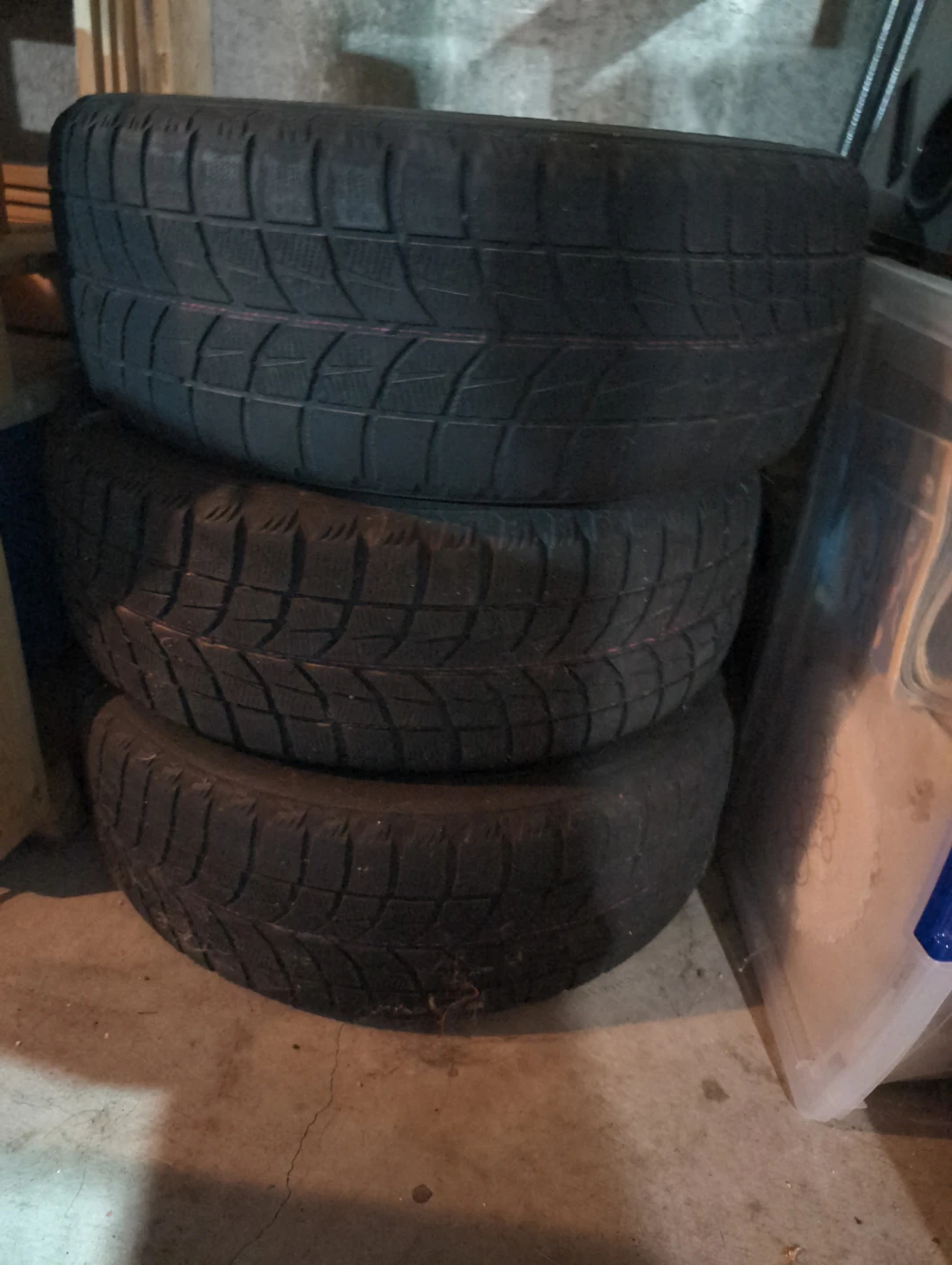Blizzak WS60 Winter Tires on Black Rims - photo 2