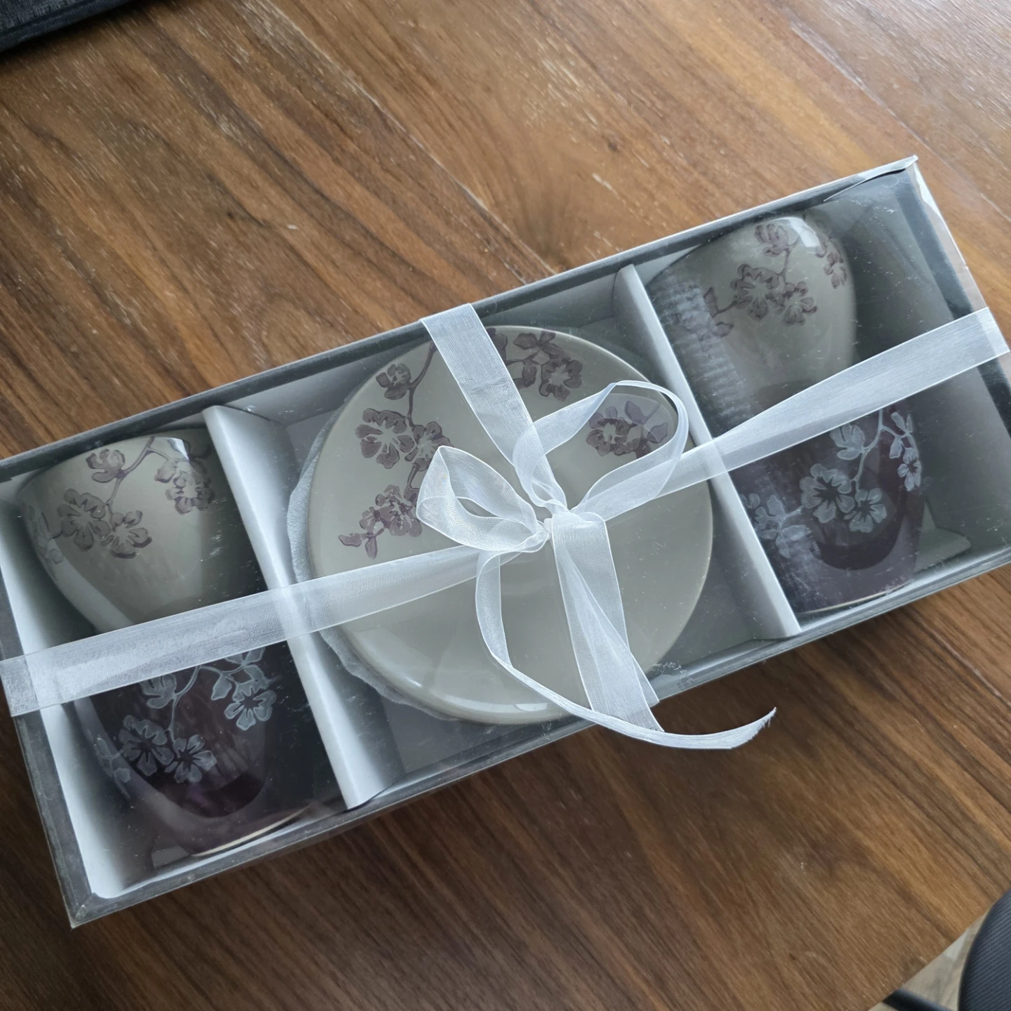 Set of 4 Espresso Cups and Saucers