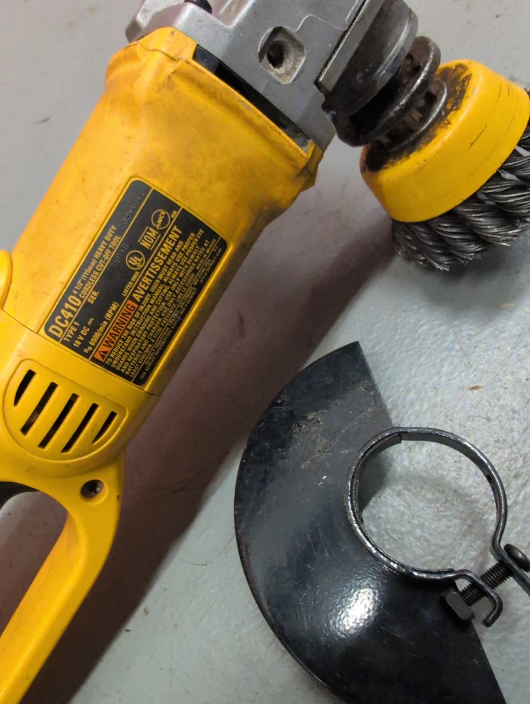 DEWALT DC410 4-1/2" Angle Grinder with Wire Wheel - photo 2
