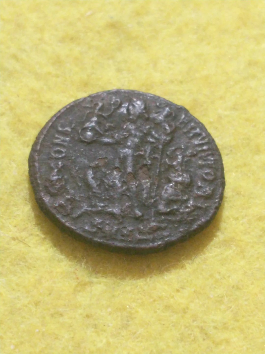 Nice 321-324 AD Emperor Licinius Ancient Roman bronze coin - photo 3