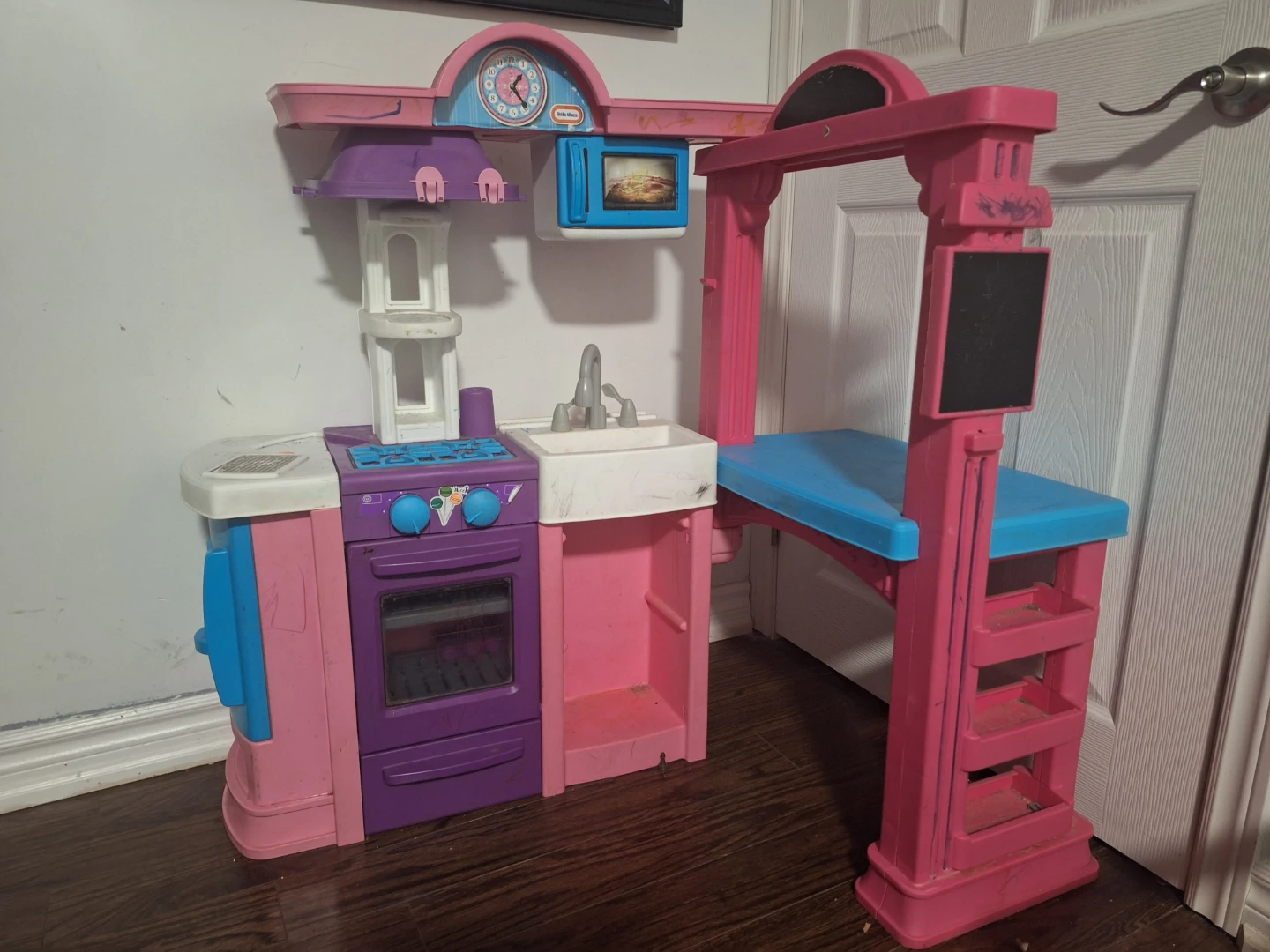 Little Tikes Endless Adventures Deluxe Wooden Kitchen Playset