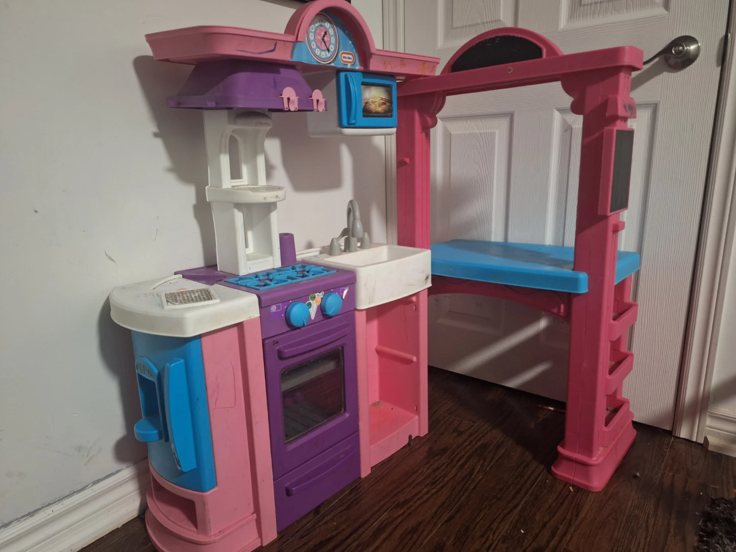 Little Tikes Endless Adventures Deluxe Wooden Kitchen Playset - photo 2