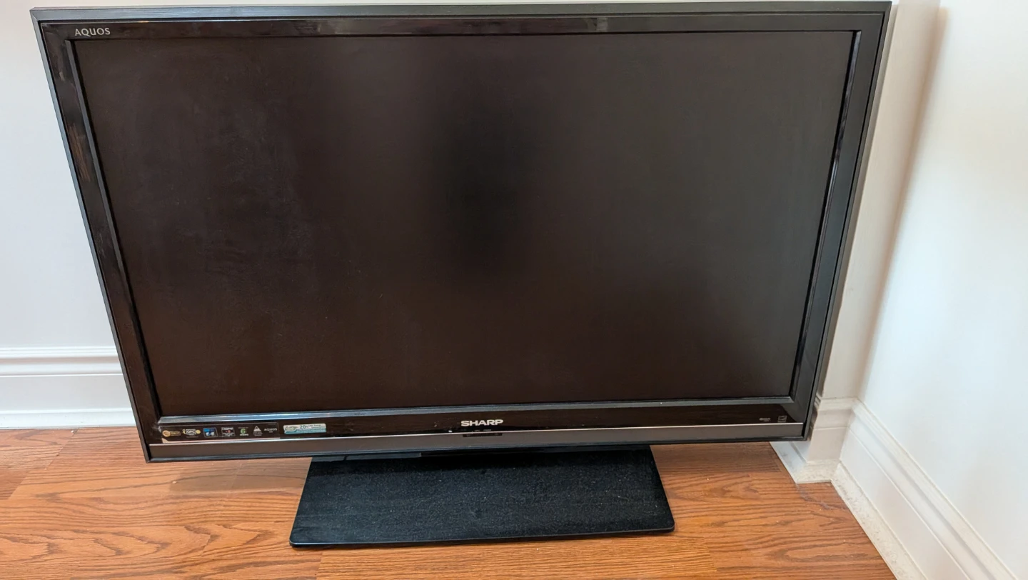 Sharp Aquos 42'' LC-42D65U LCD TV
