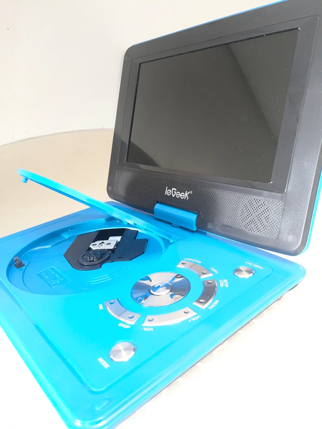 ieGeek Multi - Media DVD ,SD, AV ,AUX  Player