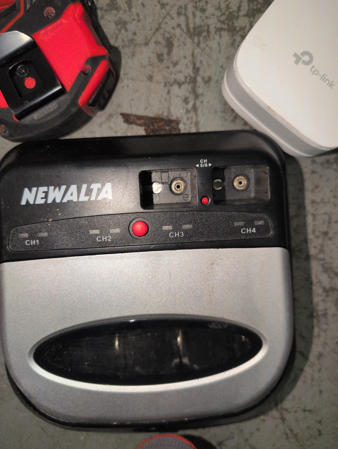 Newalta 4-Bay Battery Charger - photo 2